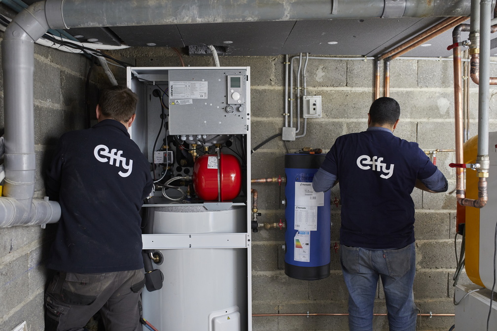 Installation technique de pompe à chaleur avec artisans Effy